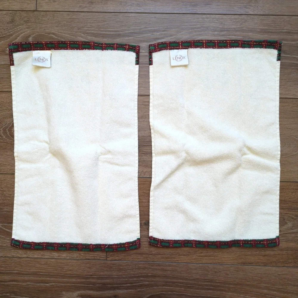Lenox Holiday Nouveau Fingertip Towels Christmas Holly Mistletoe Plaid Set of 2